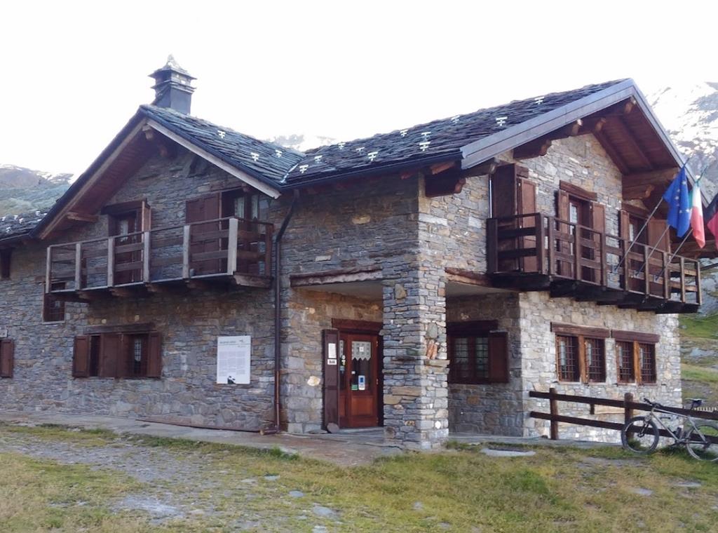 Rifugio Di Montagna O Casa Sulla Collina Velika Planina Paesaggio Di Prati Alpini Agricoltura Ecologica Meta Di Viaggio Per Escursioni In Famiglia Alpi Di Kamnik Slovenia Grande Altopiano 42828790