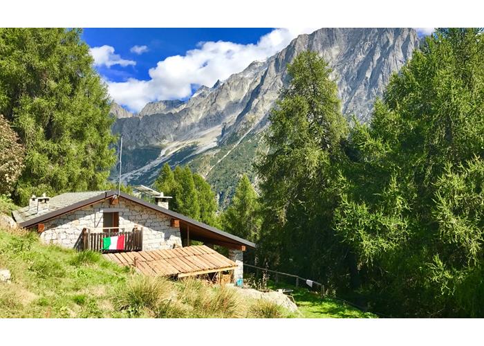 ALLE SPALLE DEL RIFUGIO, LA VAL GALLINERA